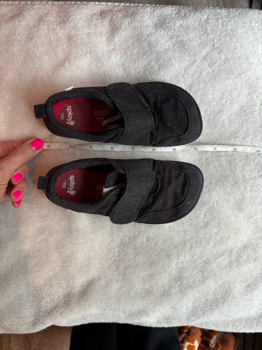 Splay barefoot sneakers black 11C
